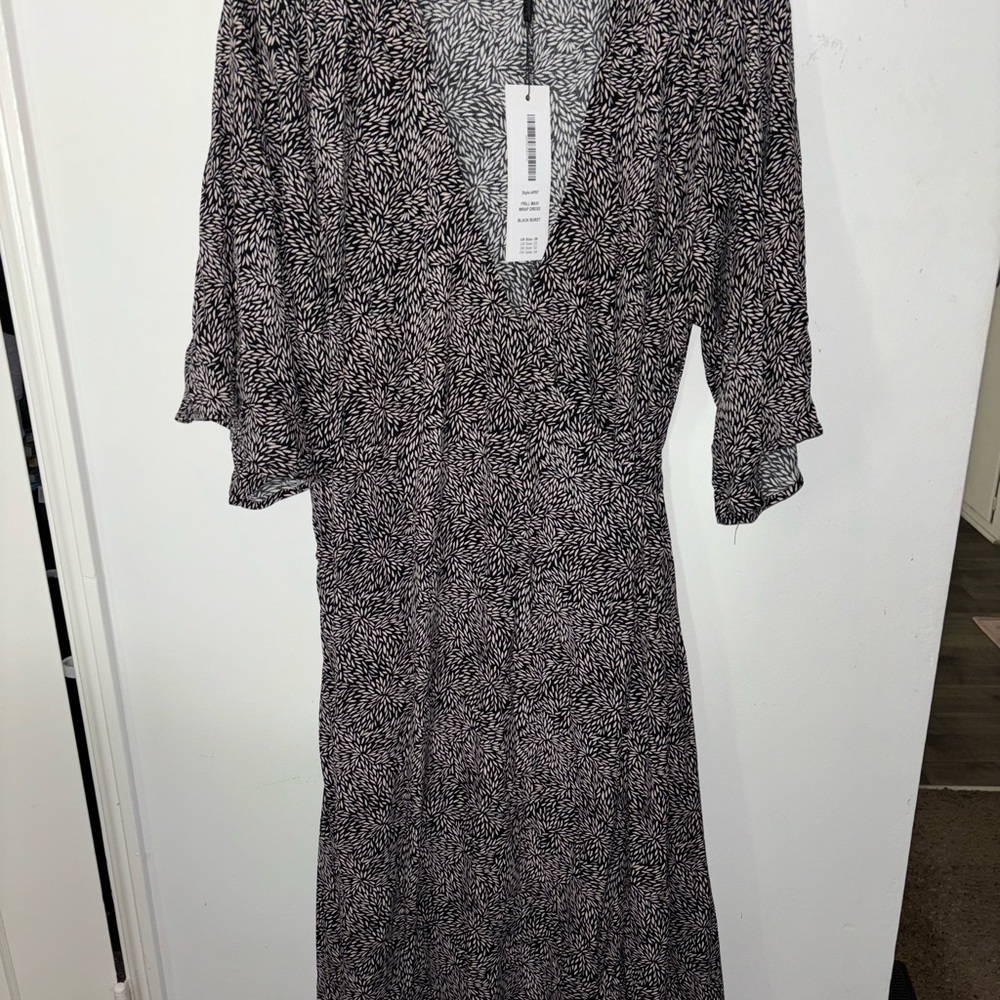 Anna Scholz Black and White Long Sleeve Dress